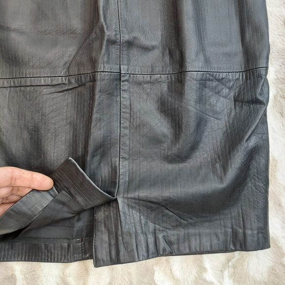 Textured Leather Skirt - Picture 8 of 10